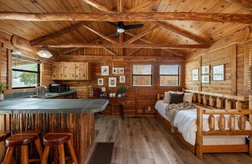 Spicewood Casa | Sunrise Lodge - Daybreak Cottage