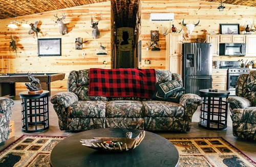 Fedora Cabina | Private East River Lodge, cerca de Mitchell, capacidad para 12