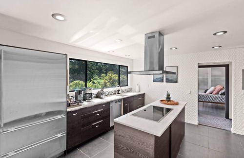 Rollingbay Casa | Sunrise Oasis | Water View | Family & Dog friendly