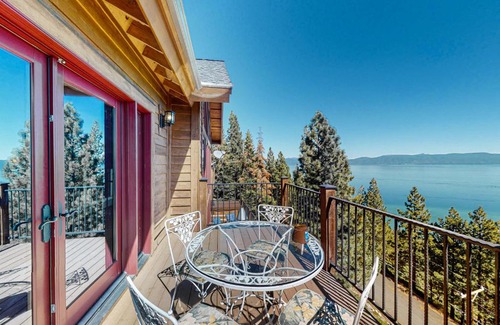 Meeks Bay Casa | Sunrise Oasis