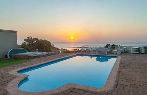 Umzumbe Casa | Sunrise on Stiebel Rocks