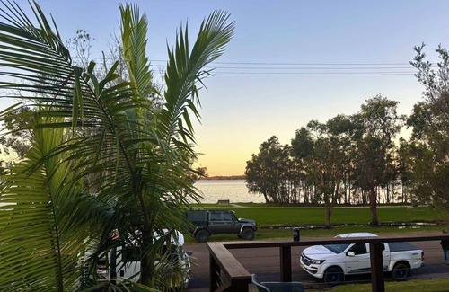 Lemon Tree Passage Casa | Sunrise on the Water - Charming Waterfront Retreat