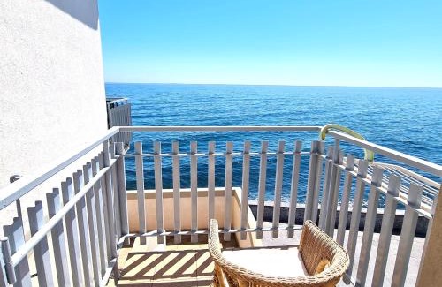Praiola Apartamento | Sunrise on the sea