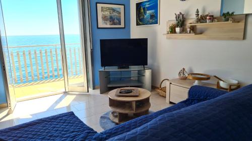 Praiola Apartamento | Sunrise on the sea