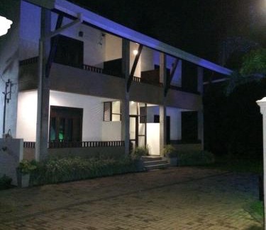 Dalupotha Cama Y Desayuno | Sunrise Palace Negombo