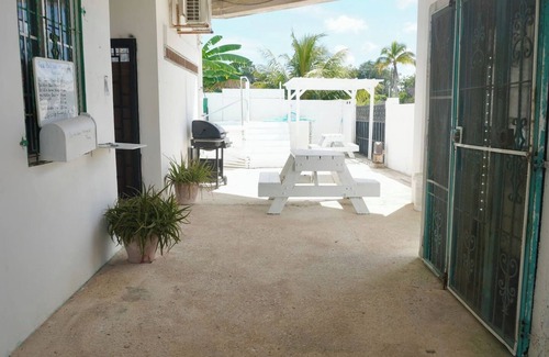 Ciudad de Belice Apartamento | Sunrise Sea View 2-bed Studio w Pool & Deck, 1stFl