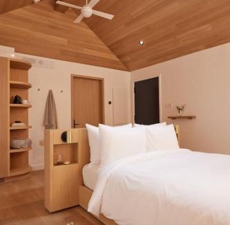 Algonquin Highlands Casa | Sunrise Soaker at Dimensions - Cabin Four