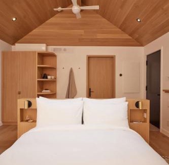 Algonquin Highlands Casa | Sunrise Soaker at Dimensions - Cabin Four