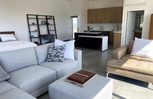 Sonoma Apartamento | Sunrise studio in tranquil Glen Ellen with AC, WiFi, panoramic views
