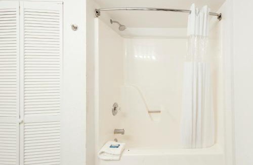 Key West Apartamento | Sunrise Suites Tierra Bomba Suite #403