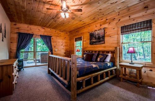 Sautee Nacoochee Casa | Sunrise Summit | Deluxe 2BR 2.5BA Cabin | Mountain View | Private | Hot Tub in Sautee Nacoochee, Georgia
