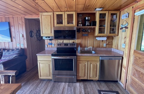 Indian River Cabaña | Sunrise Sunsation Lakefront Cottage Hot Tub Kayak Trails Nature