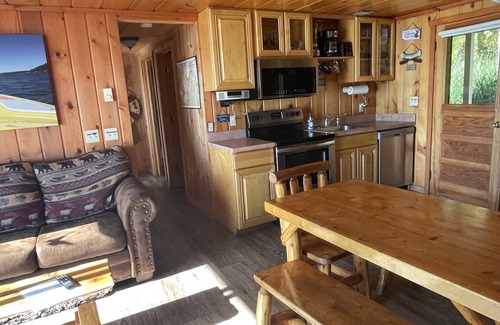 Indian River Cabaña | Sunrise Sunsation Lakefront Cottage Hot Tub Kayak Trails Nature