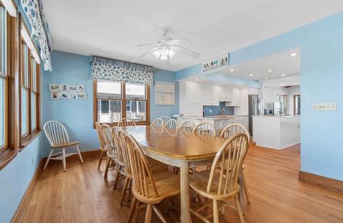 Pawleys Island Casa | Sunrise to Sunset Oceanfront Home with Creek Dock