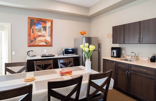 West Kelowna Estates Casa | Sunrise Valley Suite