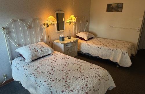 Lakeside Hotel | Sunrise Vista Inn