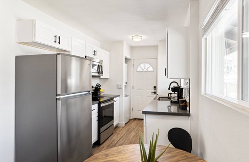 South Scottsdale Cabaña | Sunrise Vista-walk to Downtown Old Town & Bars!