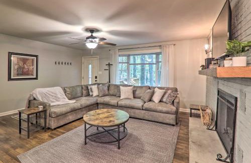 Locust Lake Village Casa | Sunroom, Fire Pit and Sauna Lake Locust Village Gem