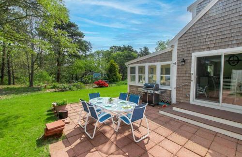 Eastham Casa | Sunroom Mins to Beaches Views of Marsh