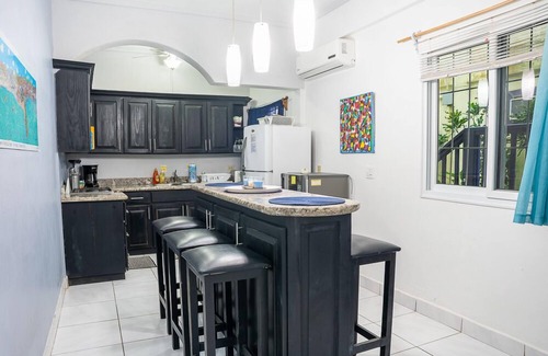 Half Moon Bay Casa | SUNsational Steps to Sea ~ 2 bedroom - West End, Half Moon Bay Starlink
