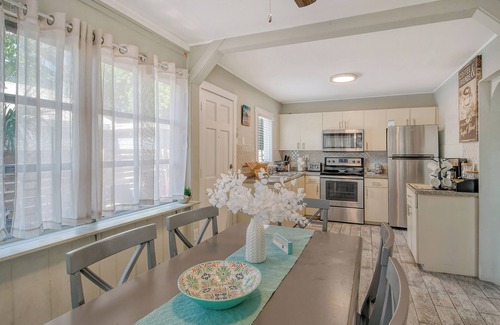 Southgate Casa | Sunseeker Bungalow-Great location to all things Sarasota