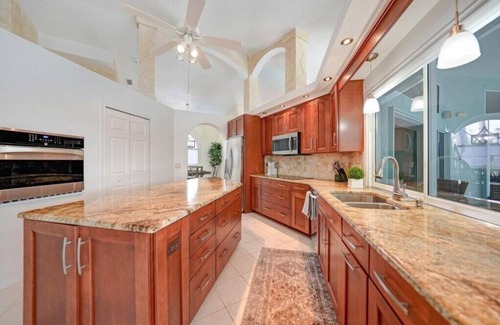 Broadmoor Villa | Sunseekers, full refund*, heated pool, sleeps 6