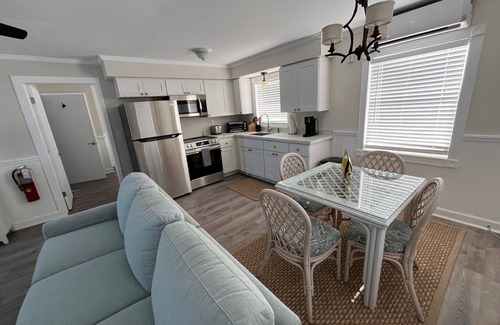 Marathon Complejo | Sunset - 1 Bedroom/1 Bath Villa Sleeps 2 located at Safe Harbor Marathon Marina