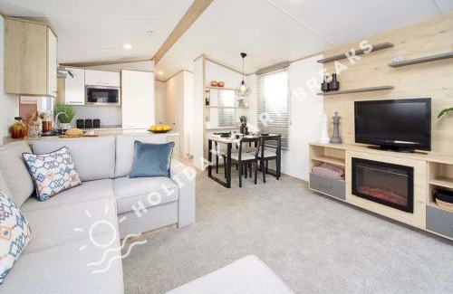 Selsey Casa | Sunset - A Relaxing Gold 3 bed holiday home at Seal Bay Resort