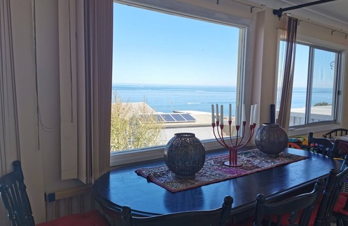 O'sullivan Beach Casa | Sunset and Ocean view beach house