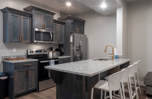 Garden City Casa | Sunset at Bear Lake- Cozy 2BD 1BA on main level w/ garage