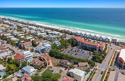 Emerald Waters Village Casa | Hermosa Casa de Vacaciones con Piscina Comunitaria en la Playa de Miramar!