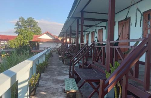 Don Det Otro | Sunset bar bungalows