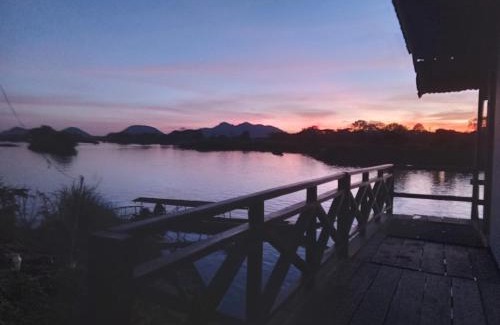 Don Det Otro | Sunset bar bungalows