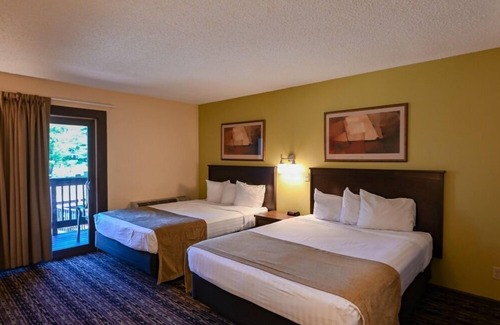 Lake Delton Hotel | Baker's Sunset Bay Resort