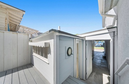 Sunset Beach Casa | Sunset Beach, Fully Furnished, Oceanfront Cottage!