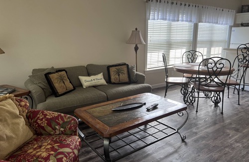 Sea Trail Condominio | Sunset Beach is beautiful. Check us out at Mermaid Cove. We are pet friendly.