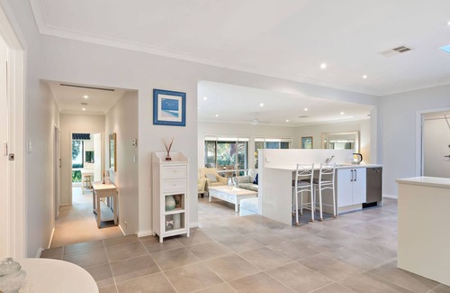 Soldiers Point Casa | Sunset Beach Luxury 24