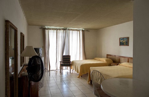 Montego Bay Hotel | Sunset Beach Studio At Montego Bay Club Resort