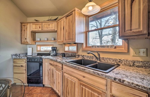 Diamond City Cabina | 'Sunset Bluff Treehouse': On Bull Shoals Lake!
