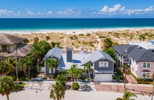 Carlouel Casa | Sunset Breeze - Beachfront Pool Home - Monthly Rental