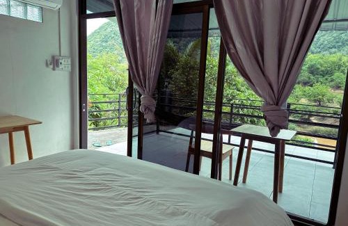 Muang Ngoi Neua Cama Y Desayuno | Sunset Bungalows & GH