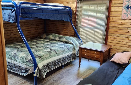 Eddyville Cabina | Sunset Cabin on Lake Barkley