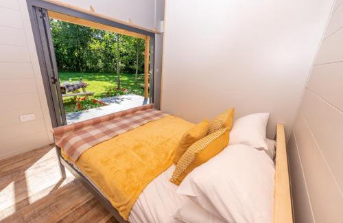 Barnstaple Casa | Sunset Cabins - Studio Pod-Sleeps 3-TJSSSC