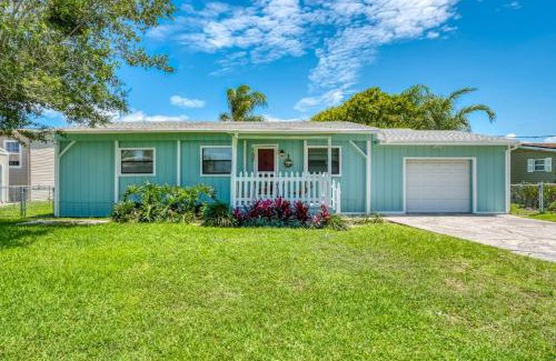 Butler Beach Casa | Sunset Canal Cottage