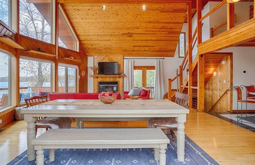 Honeoye Casa | Sunset Chalet: Perfect Private Getaway!