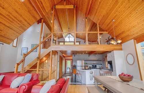 Honeoye Casa | Sunset Chalet: Perfect Private Getaway!