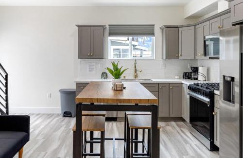 Wilshire Casa | Sunset Chateau Hollywood