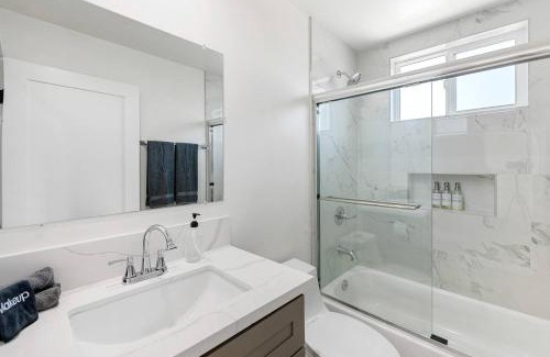 Wilshire Casa | Sunset Chateau Hollywood
