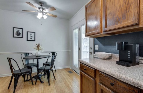 Murfreesboro Casa | Sunset Cottage: 2 bed 1 bath, Pet-Friendly.