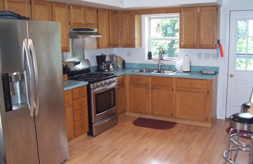 Hudson Cabaña | Sunset Cottage: 3 bedrooms, sleeps 6, views, pet friendly, firepit, media room!